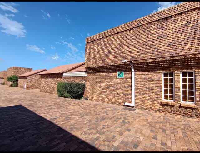 3 BEDROOM APARTMENT FOR SALE IN BRACKENDOWNS